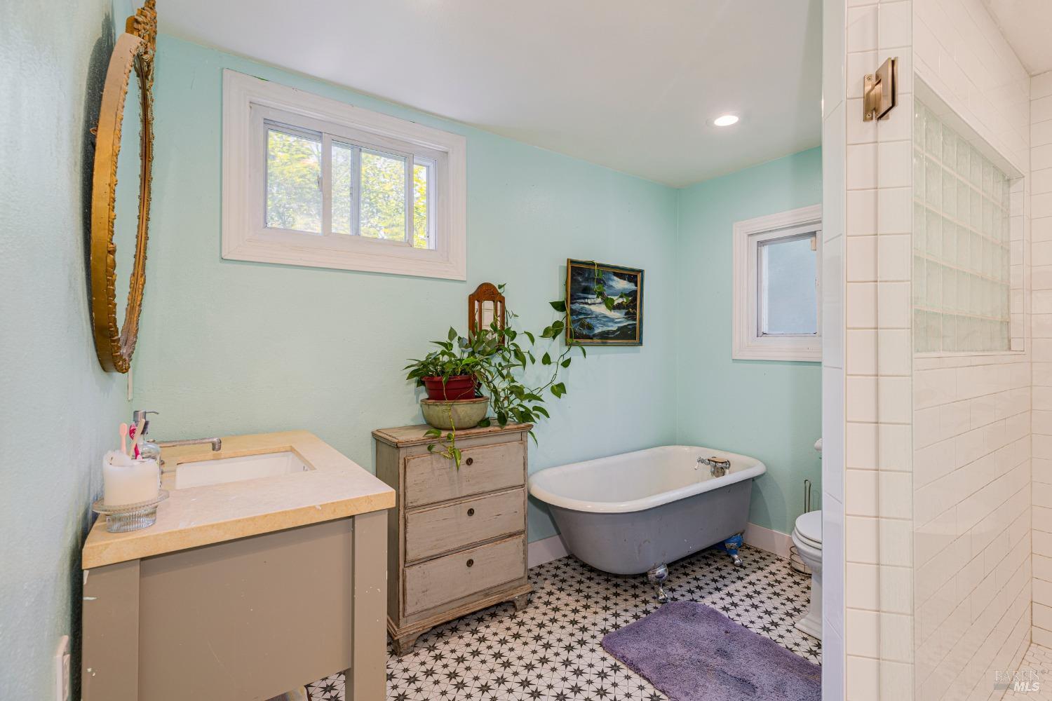 Detail Gallery Image 16 of 41 For 5736 Old Redwood Hwy, Penngrove,  CA 94951 - 2 Beds | 1 Baths