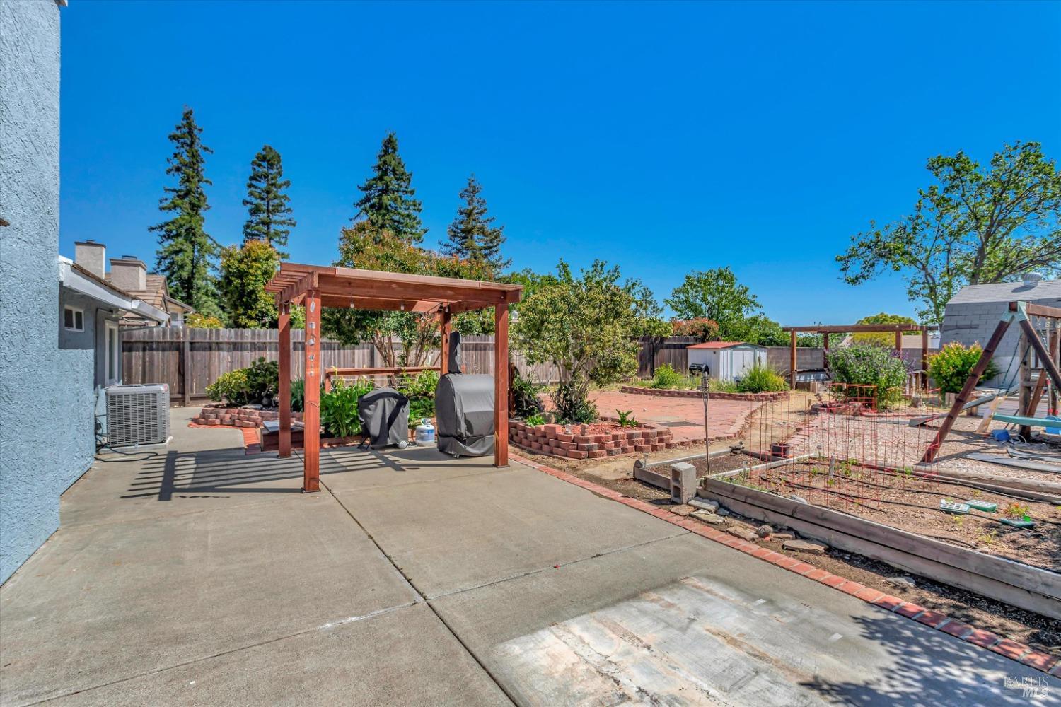 Detail Gallery Image 29 of 29 For 113 Amberwood Ct, Vacaville,  CA 95688 - 4 Beds | 2 Baths