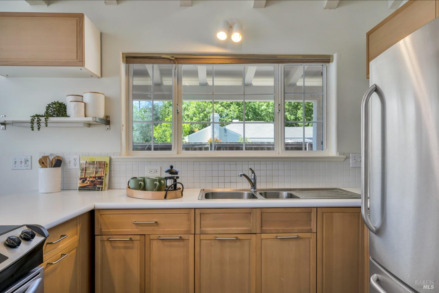 Detail Gallery Image 5 of 14 For 1599 Lake St, Calistoga,  CA 94515 - 2 Beds | 2 Baths