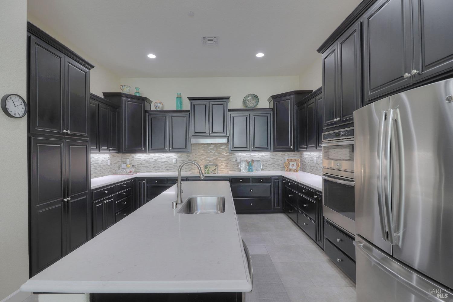 Detail Gallery Image 24 of 85 For 212 Summerset Dr, Rio Vista,  CA 94571 - 2 Beds | 2/1 Baths