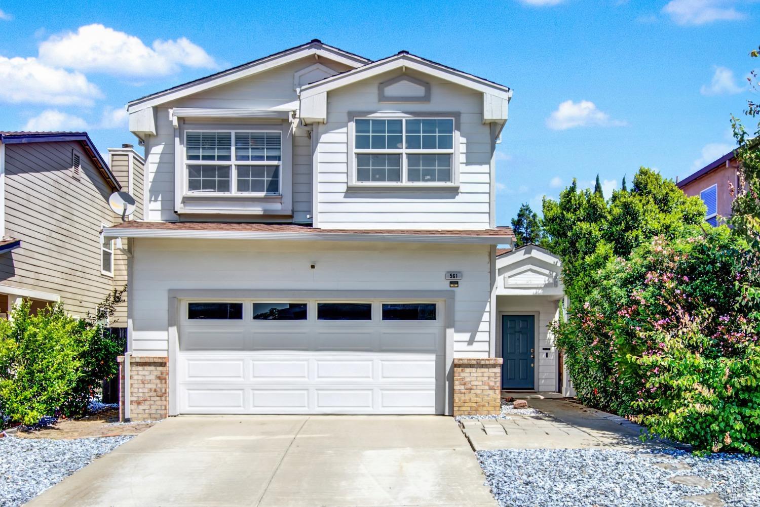 Detail Gallery Image 1 of 60 For 561 Chateau Way, Vacaville,  CA 95687 - 3 Beds | 2/1 Baths