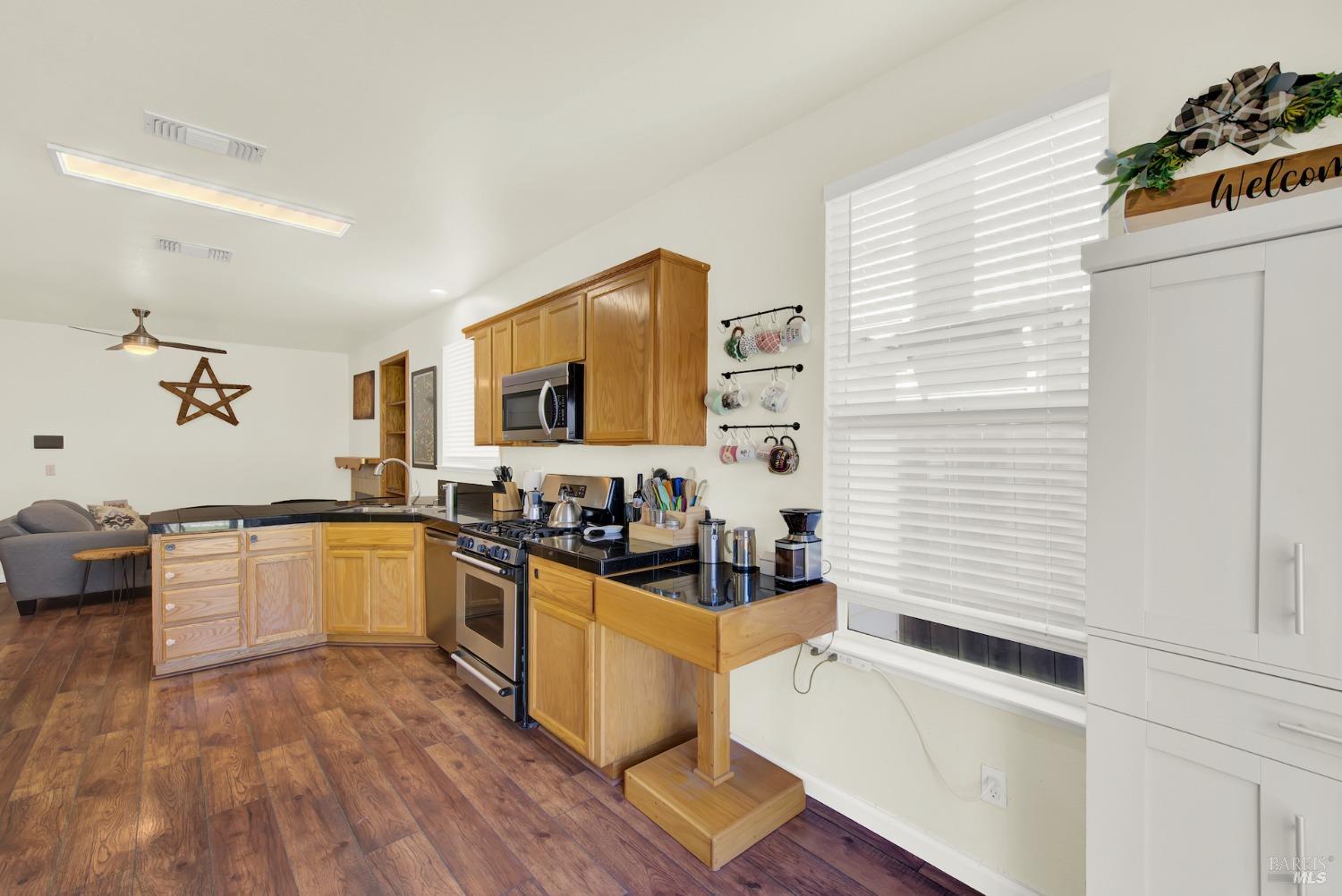 Detail Gallery Image 19 of 60 For 561 Chateau Way, Vacaville,  CA 95687 - 3 Beds | 2/1 Baths