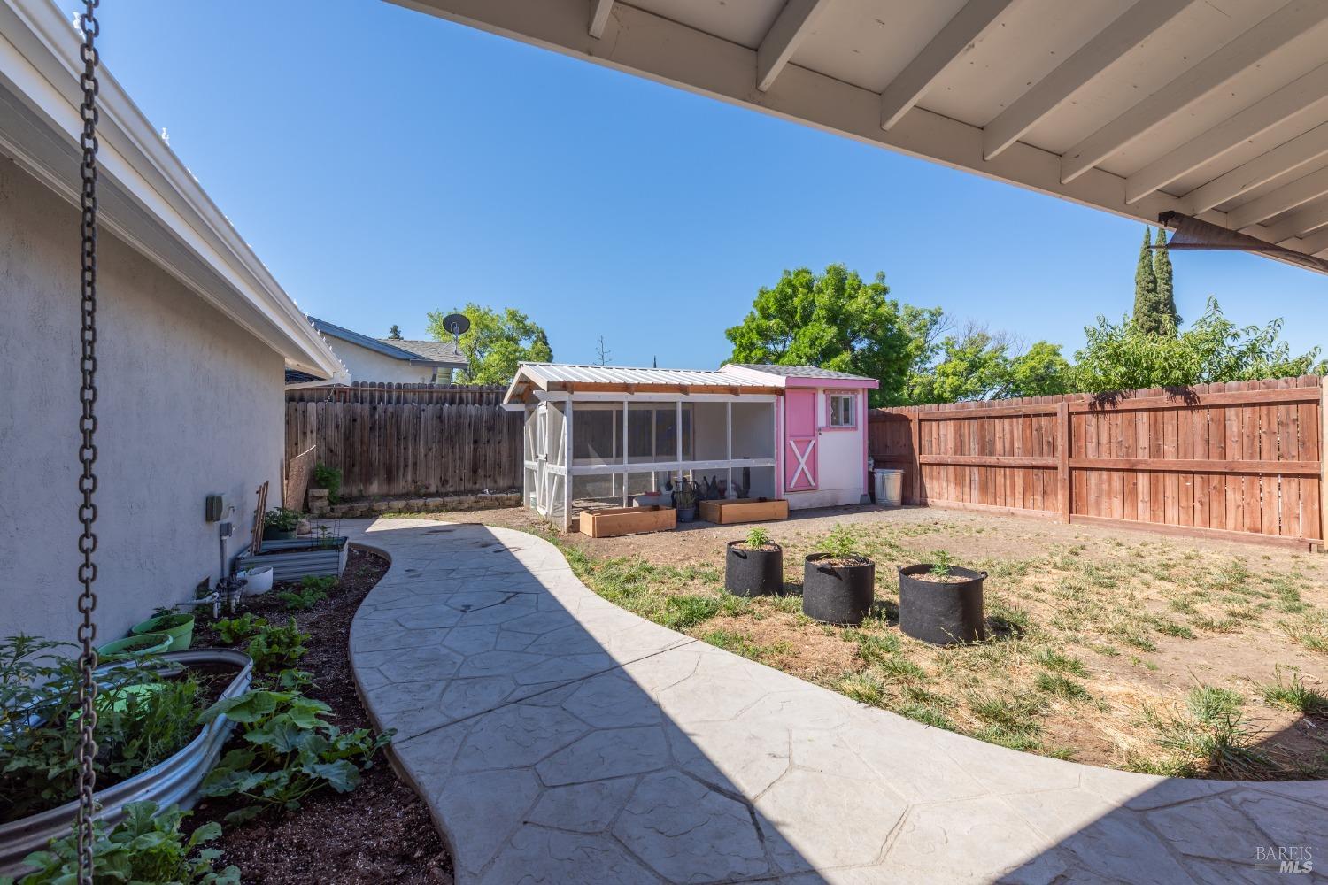 Detail Gallery Image 24 of 26 For 131 Santana Dr, Vacaville,  CA 95687 - 3 Beds | 2 Baths