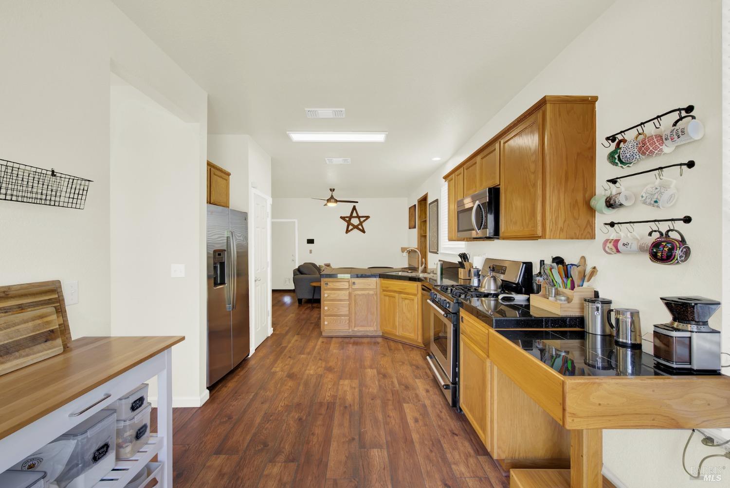 Detail Gallery Image 22 of 60 For 561 Chateau Way, Vacaville,  CA 95687 - 3 Beds | 2/1 Baths