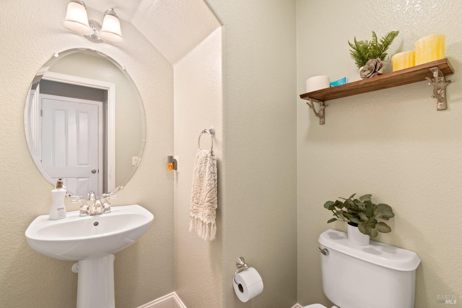 Detail Gallery Image 19 of 60 For 119 Summerfield Dr, Vacaville,  CA 95687 - 4 Beds | 2/1 Baths
