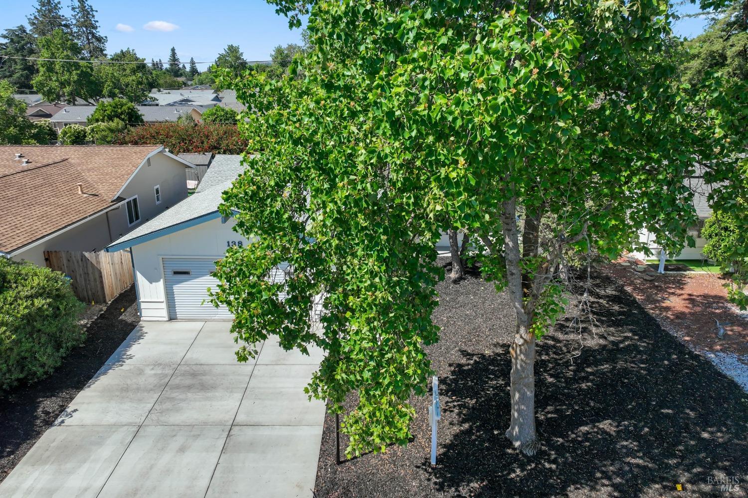 Detail Gallery Image 3 of 36 For 138 Olympic Cir, Vacaville,  CA 95687 - 2 Beds | 2 Baths