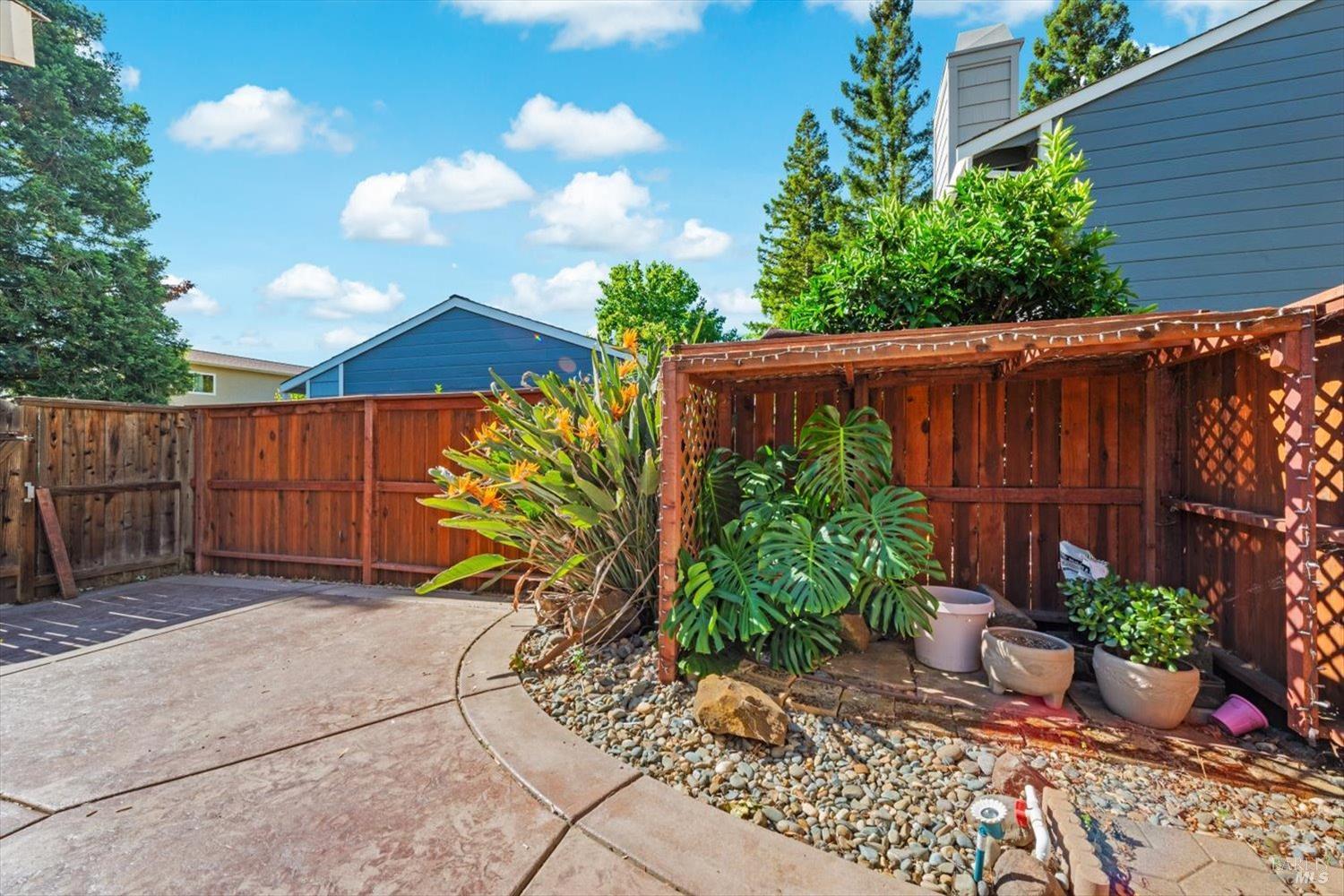 Detail Gallery Image 23 of 32 For 118 Village Ct, Vacaville,  CA 95687 - 3 Beds | 2 Baths
