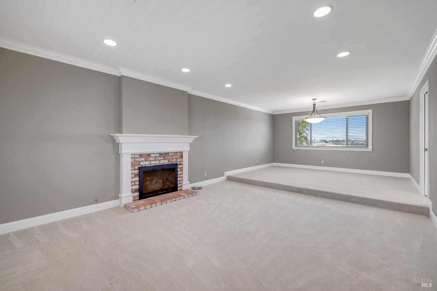 Detail Gallery Image 7 of 42 For 272 Carlisle Way, Benicia,  CA 94510 - 4 Beds | 2/1 Baths