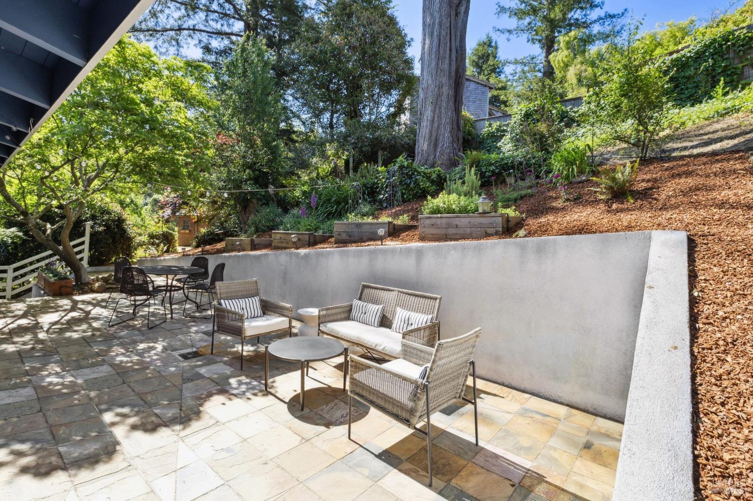 Detail Gallery Image 36 of 88 For 419 Marin Ave, Mill Valley,  CA 94941 - 6 Beds | 4/2 Baths