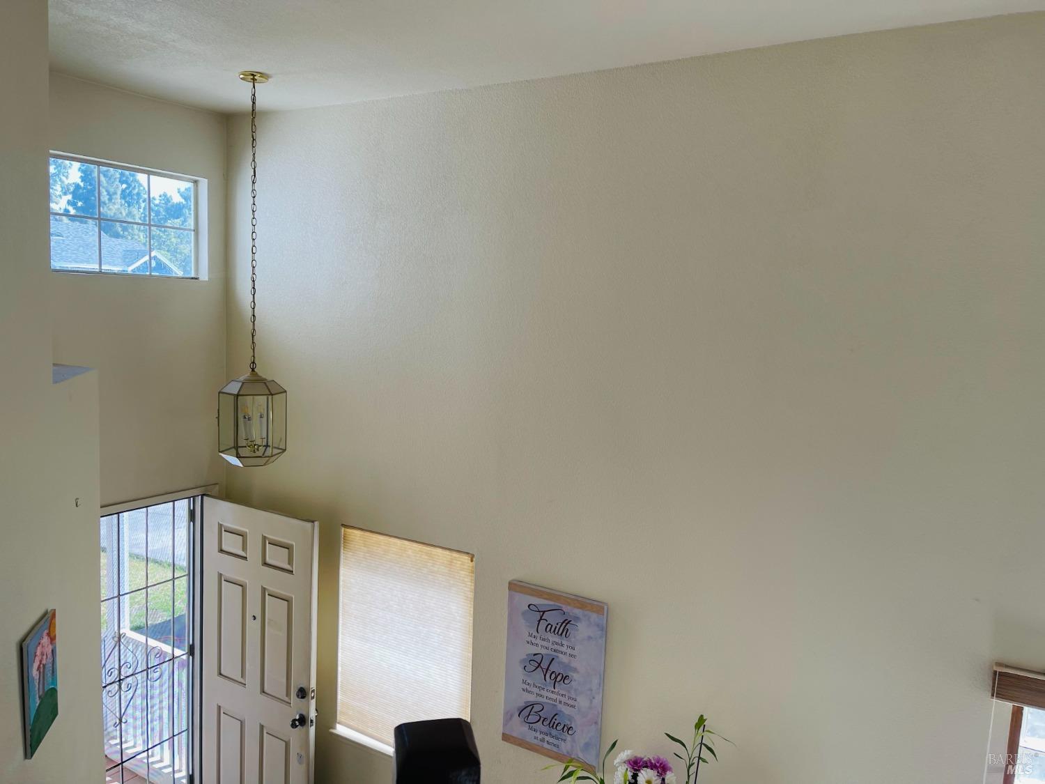 Detail Gallery Image 10 of 27 For 319 Flagstone Cir, Suisun City,  CA 94585 - 3 Beds | 2/1 Baths