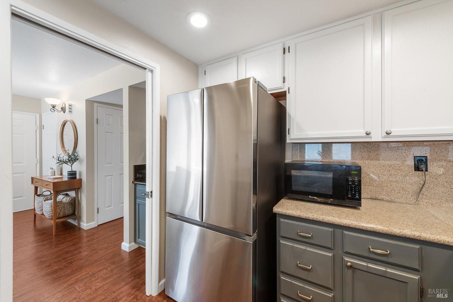Detail Gallery Image 10 of 32 For 118 Village Ct, Vacaville,  CA 95687 - 3 Beds | 2 Baths