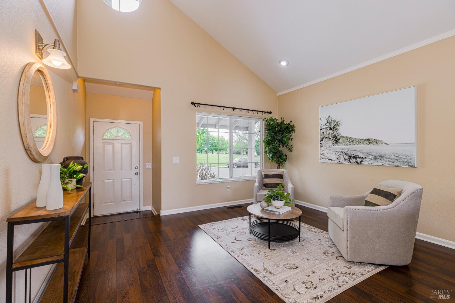 Detail Gallery Image 4 of 42 For 1412 Middlebrook Way, Rohnert Park,  CA 94928 - 3 Beds | 2/1 Baths