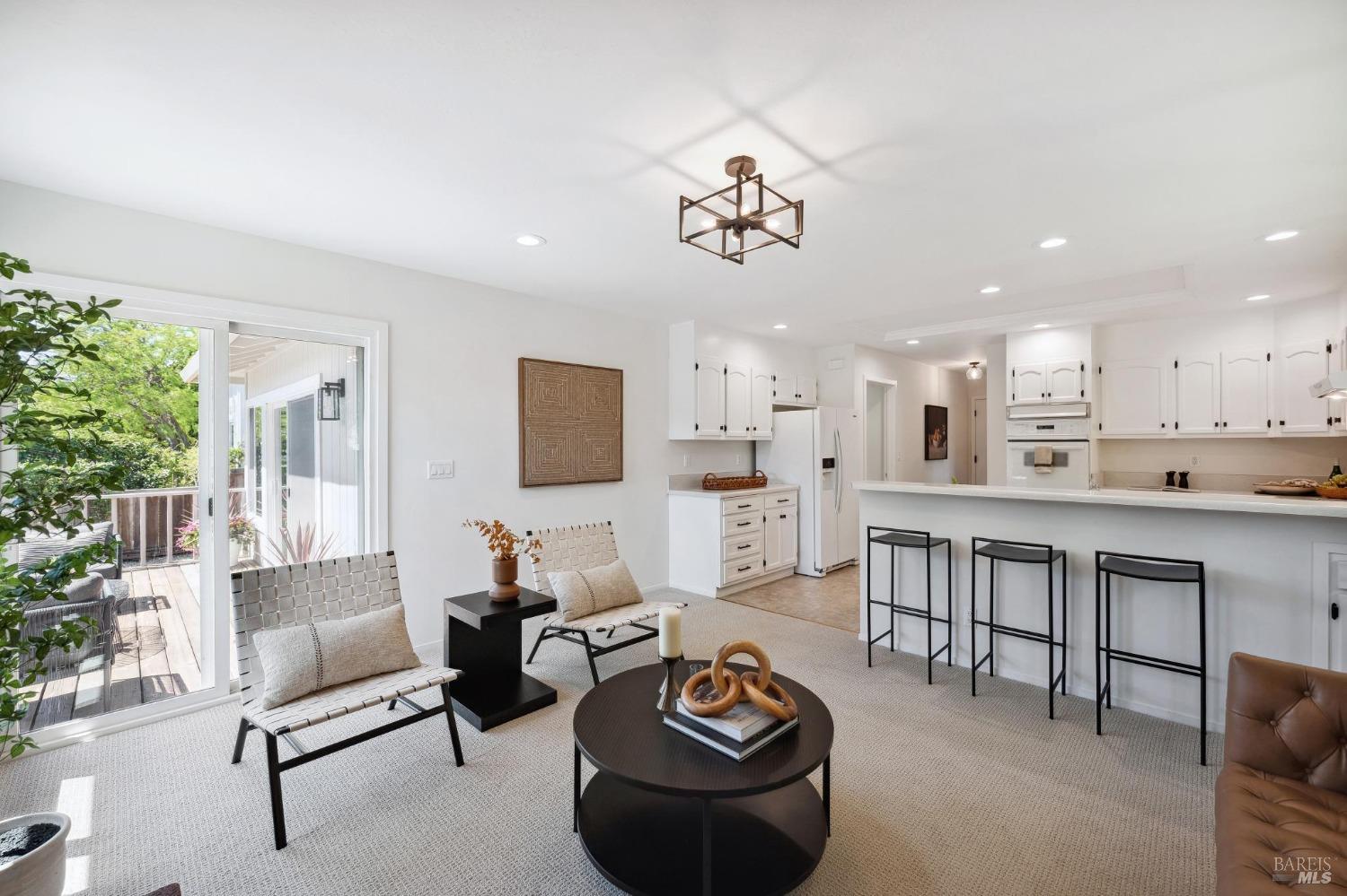 Detail Gallery Image 21 of 51 For 672 Riviera Cir, Larkspur,  CA 94939 - 3 Beds | 2 Baths