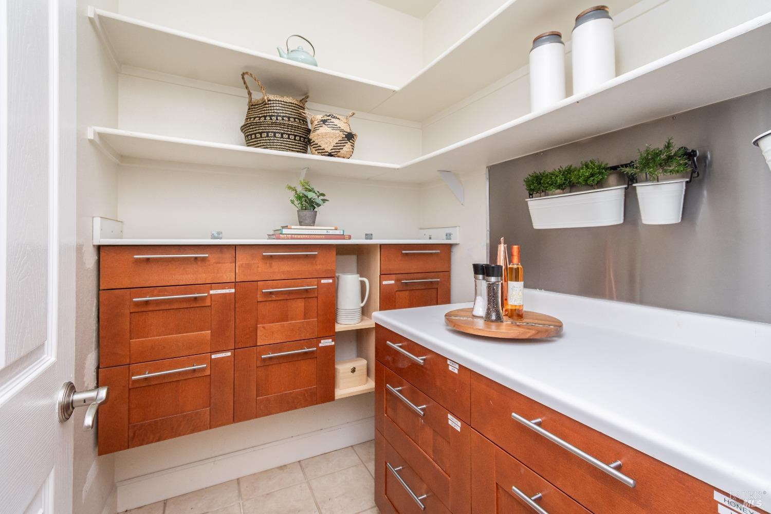 Detail Gallery Image 21 of 61 For 19 Catania Ct, Napa,  CA 94558 - 4 Beds | 3/1 Baths