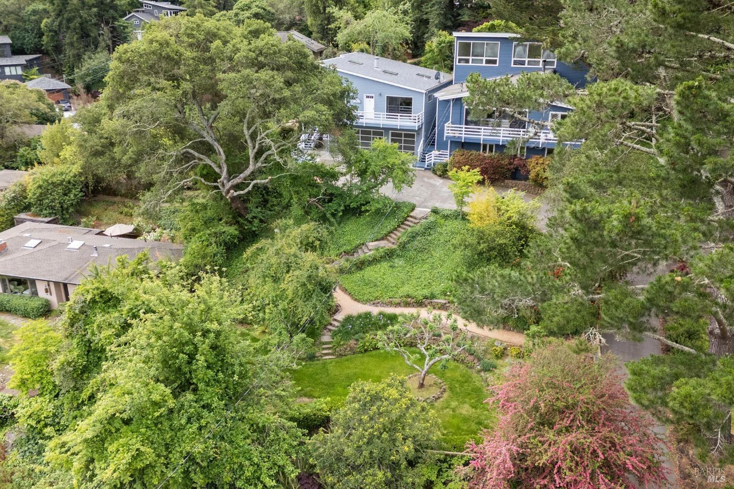Detail Gallery Image 79 of 88 For 419 Marin Ave, Mill Valley,  CA 94941 - 6 Beds | 4/2 Baths