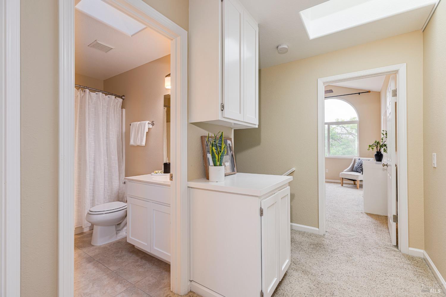 Detail Gallery Image 18 of 42 For 1412 Middlebrook Way, Rohnert Park,  CA 94928 - 3 Beds | 2/1 Baths