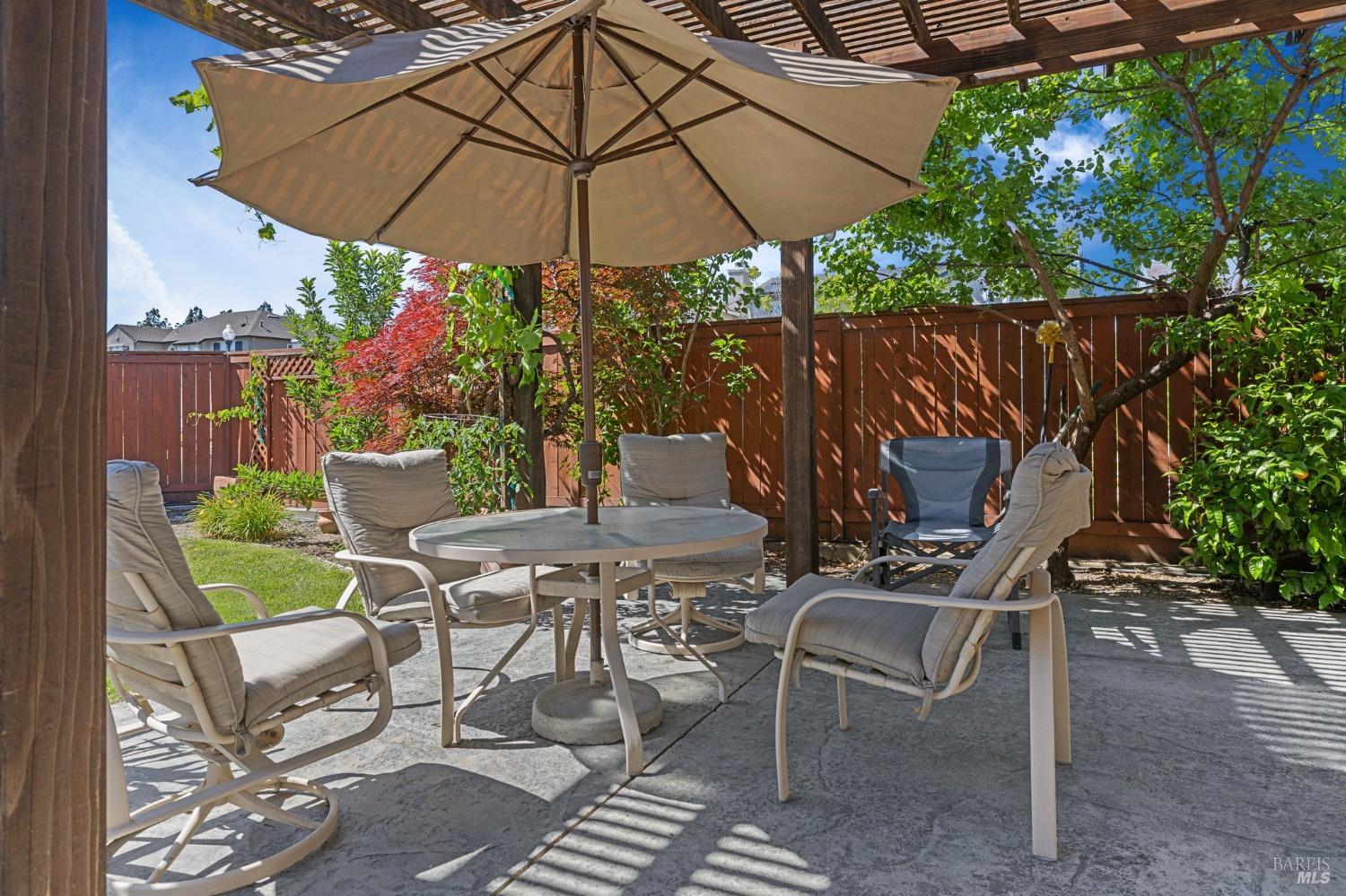Detail Gallery Image 24 of 28 For 206 Bouquet Cir, Windsor,  CA 95492 - 3 Beds | 2 Baths