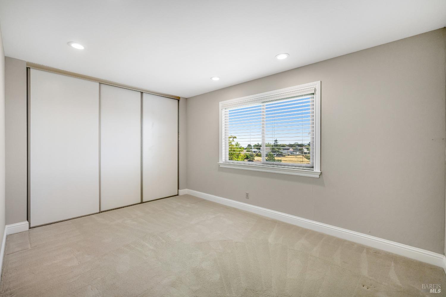 Detail Gallery Image 25 of 42 For 272 Carlisle Way, Benicia,  CA 94510 - 4 Beds | 2/1 Baths
