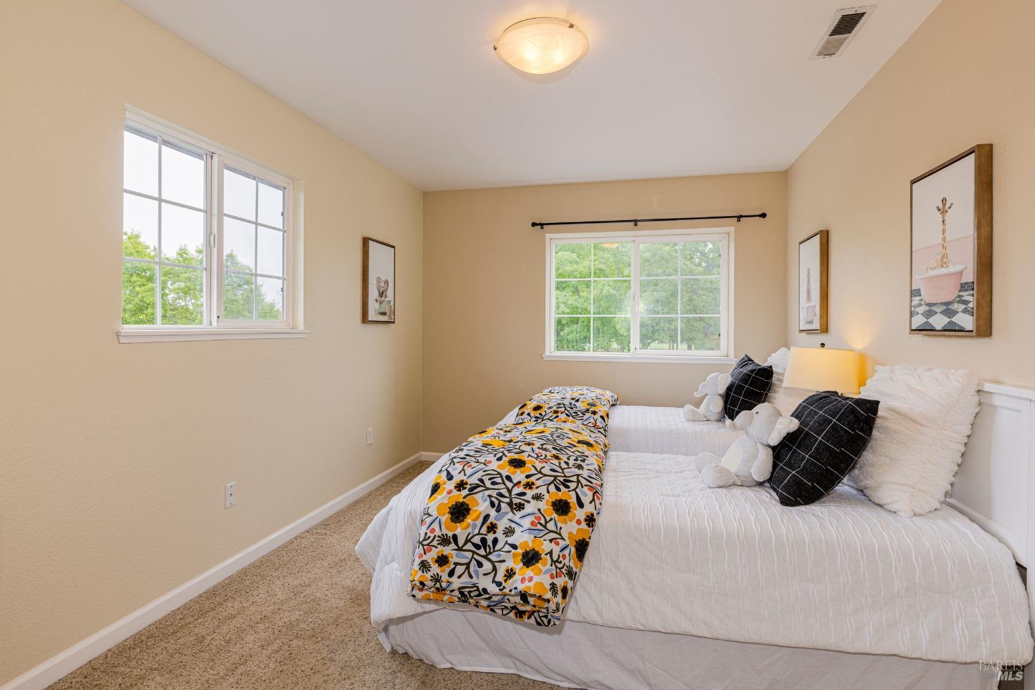 Detail Gallery Image 24 of 42 For 1412 Middlebrook Way, Rohnert Park,  CA 94928 - 3 Beds | 2/1 Baths
