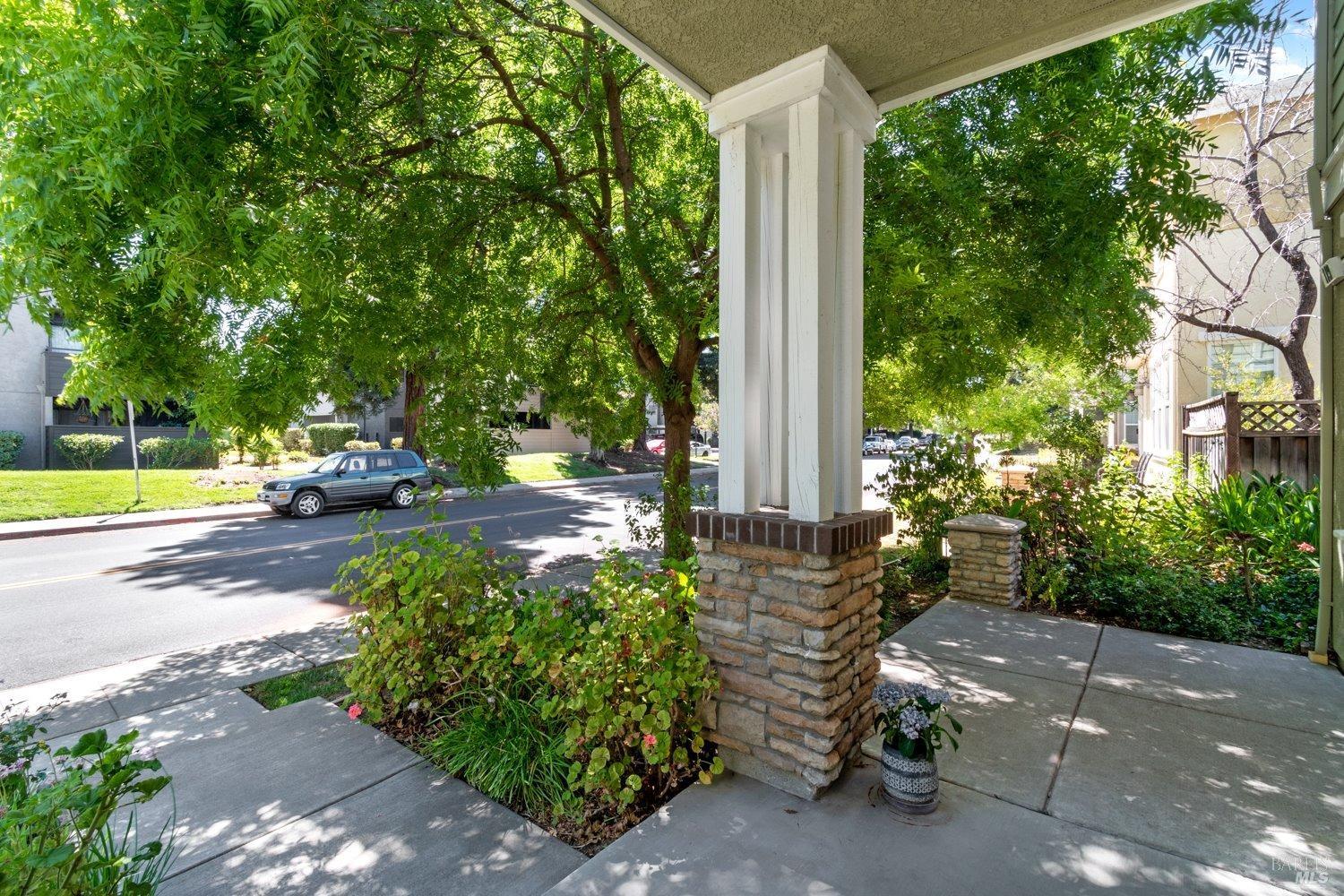 Detail Gallery Image 3 of 60 For 119 Summerfield Dr, Vacaville,  CA 95687 - 4 Beds | 2/1 Baths