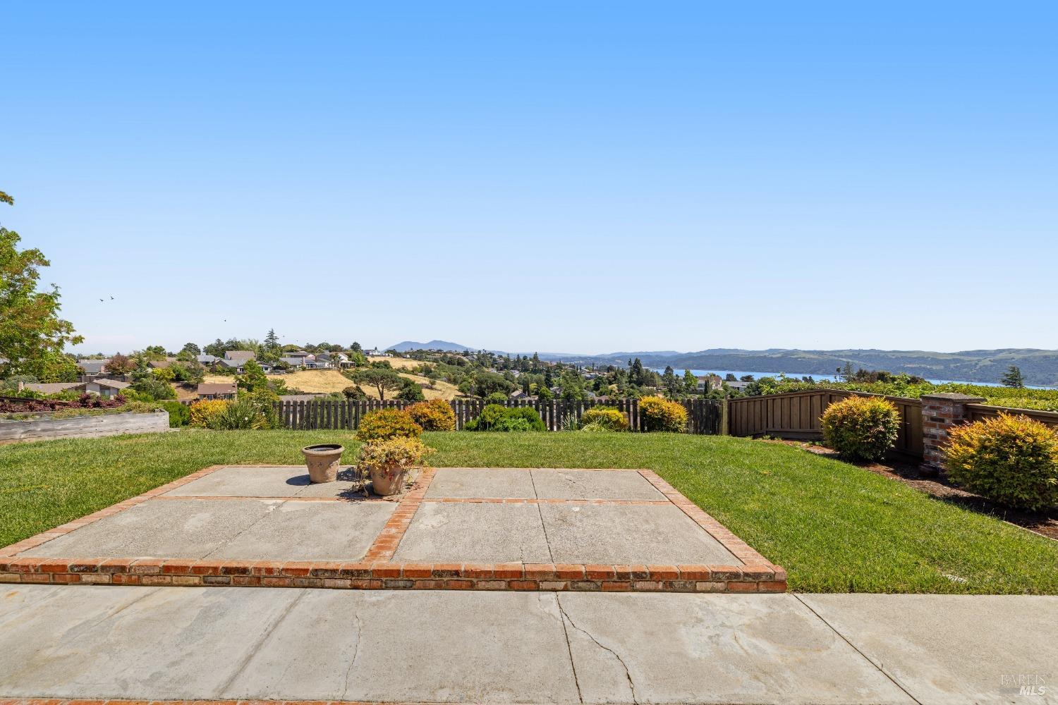Detail Gallery Image 34 of 42 For 272 Carlisle Way, Benicia,  CA 94510 - 4 Beds | 2/1 Baths