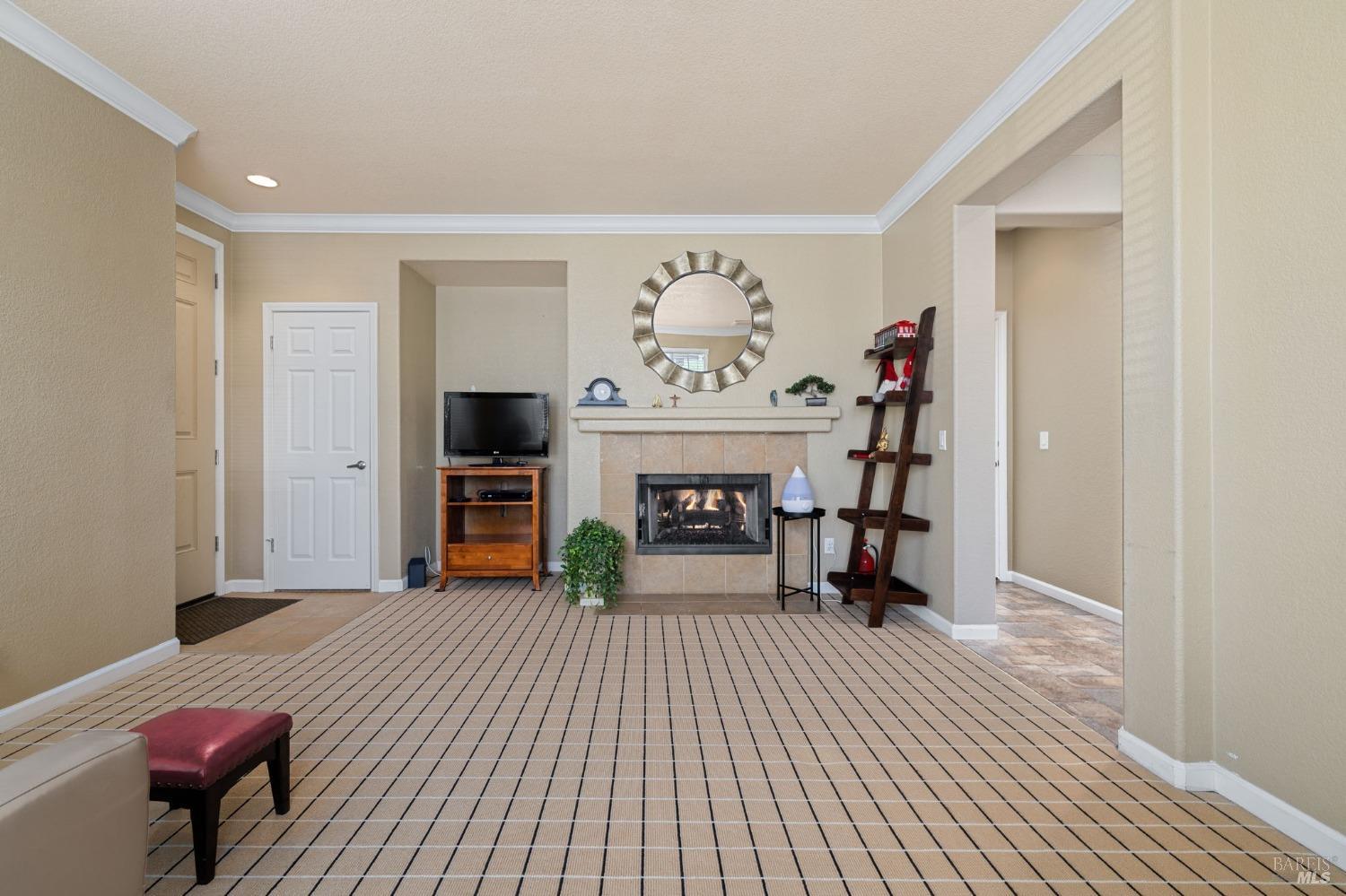 Detail Gallery Image 6 of 28 For 206 Bouquet Cir, Windsor,  CA 95492 - 3 Beds | 2 Baths