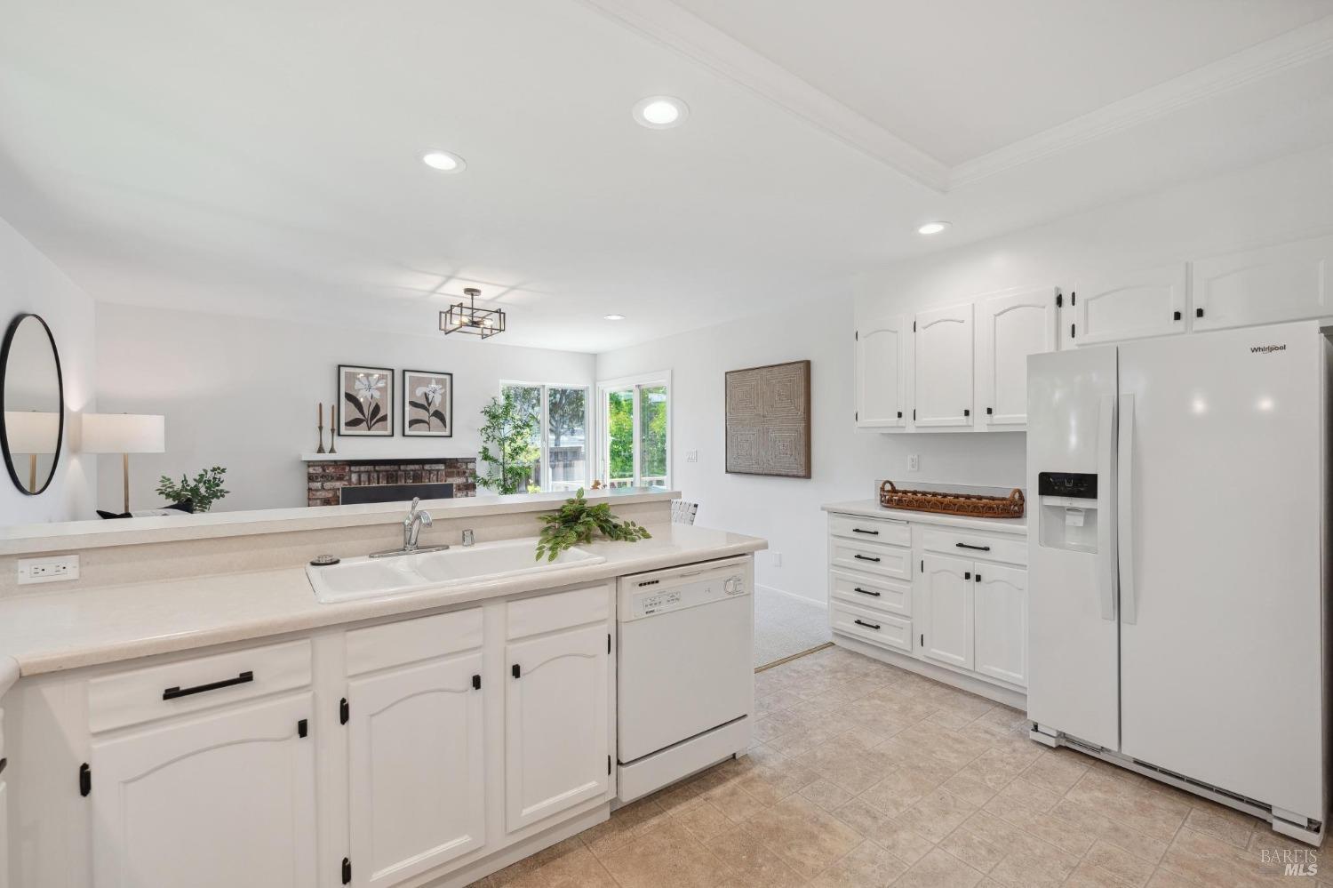 Detail Gallery Image 19 of 51 For 672 Riviera Cir, Larkspur,  CA 94939 - 3 Beds | 2 Baths