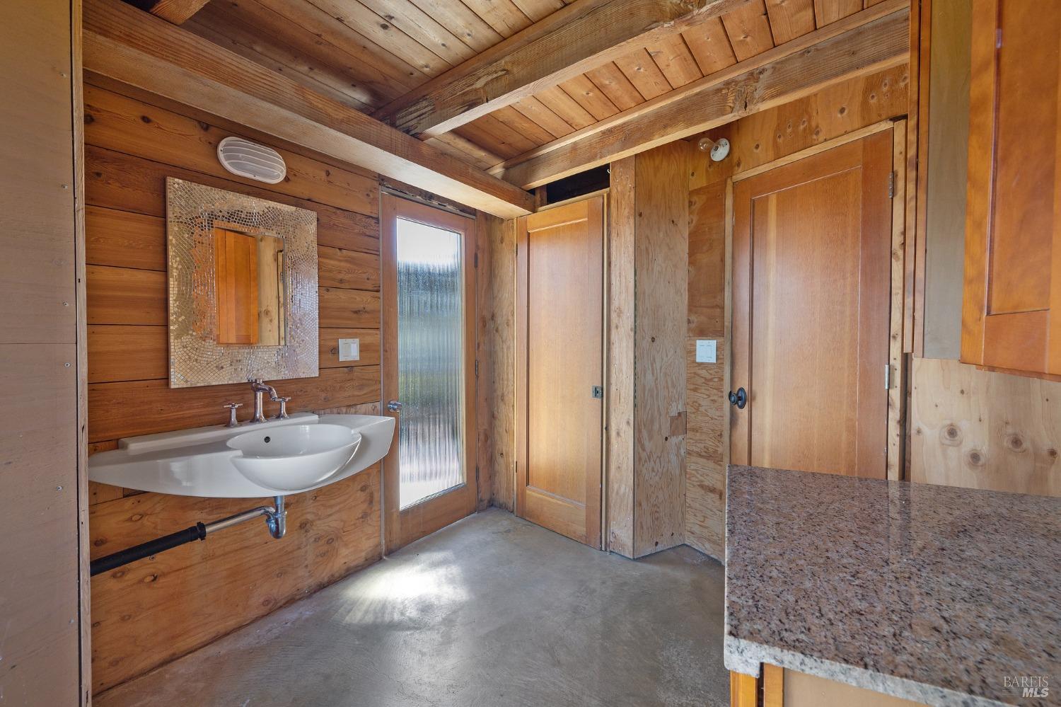 Detail Gallery Image 9 of 66 For 200 Sunnyside Dr, Inverness,  CA 94937 - 2 Beds | 1/1 Baths
