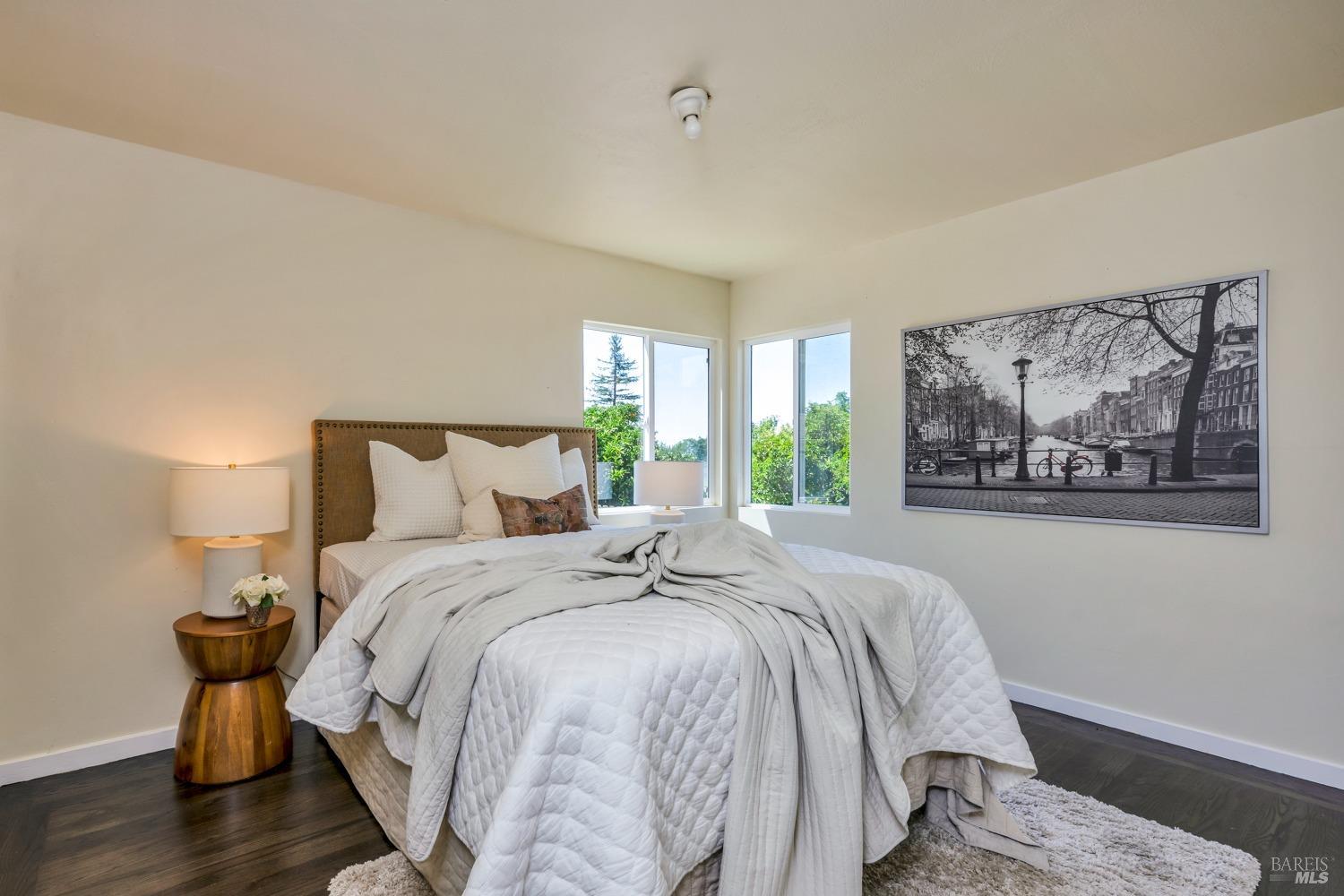 Detail Gallery Image 14 of 28 For 215 E Spring St, Napa,  CA 94559 - 3 Beds | 1/1 Baths