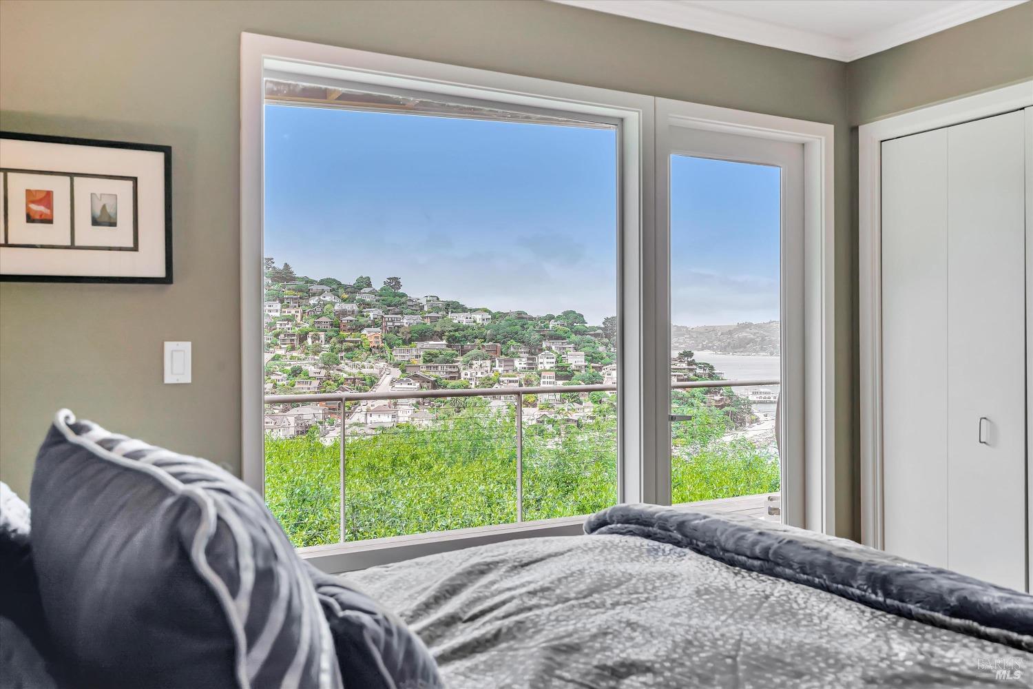 Detail Gallery Image 16 of 52 For 60 Edwards Ave, Sausalito,  CA 94965 - 3 Beds | 2 Baths