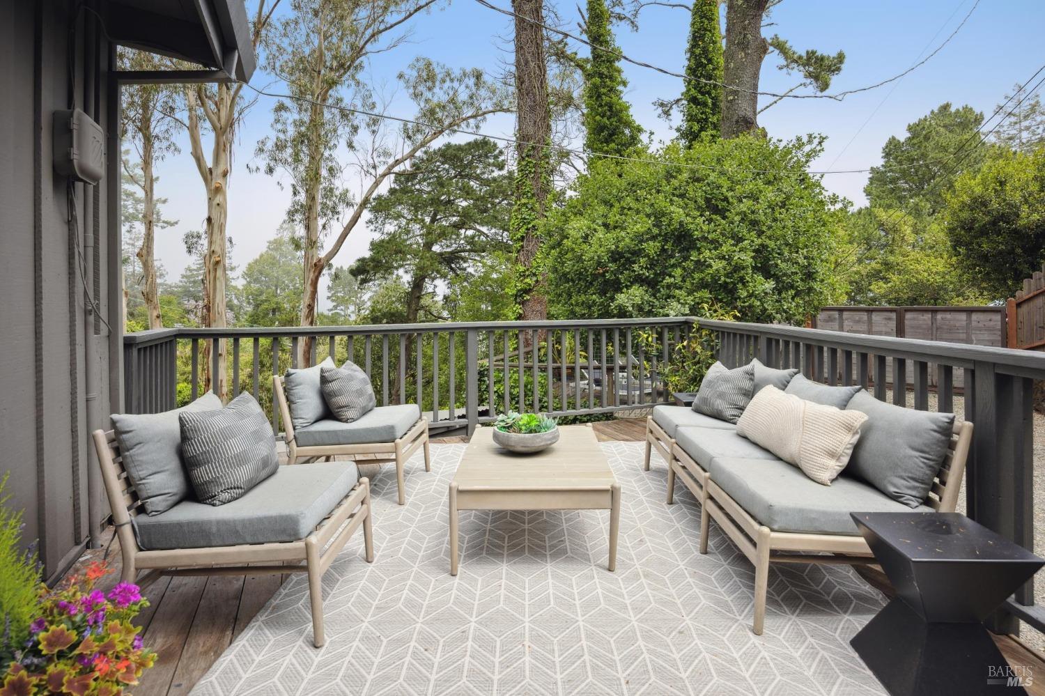 Detail Gallery Image 52 of 73 For 19 Monte Cimas Ave, Mill Valley,  CA 94941 - 3 Beds | 2 Baths