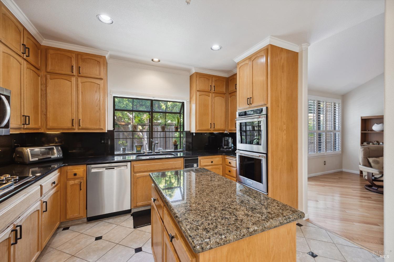 Detail Gallery Image 15 of 45 For 318 Jester Ct, Petaluma,  CA 94954 - 4 Beds | 2/1 Baths