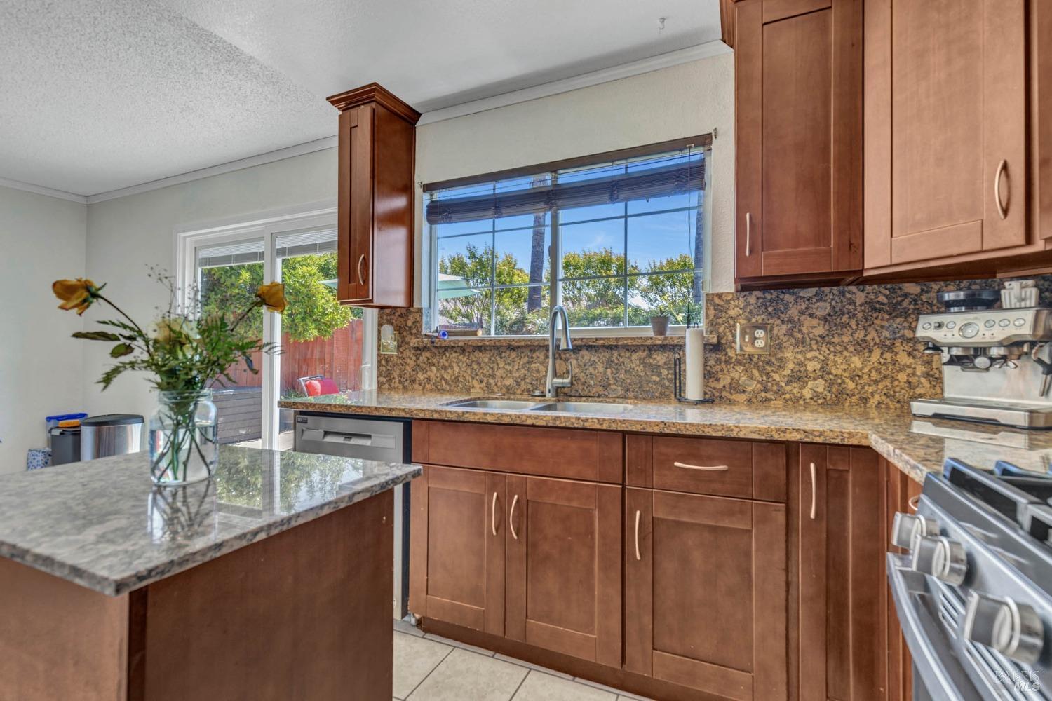 Detail Gallery Image 1 of 35 For 101 Merrimac Ct, Vallejo,  CA 94589 - 3 Beds | 1 Baths
