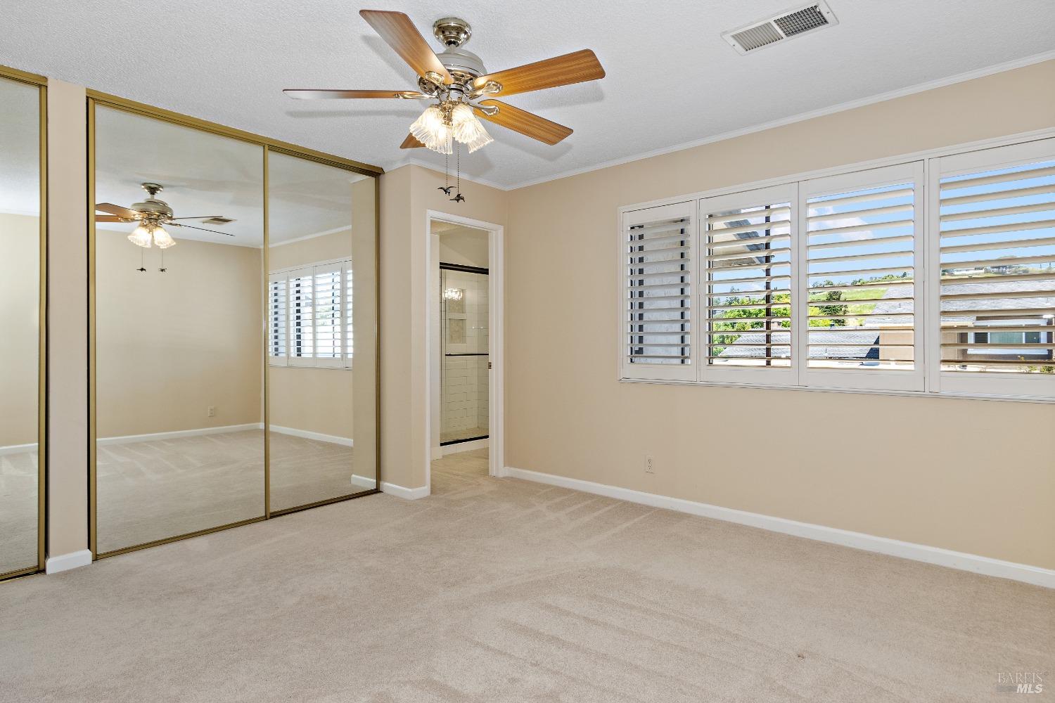 Detail Gallery Image 15 of 33 For 1136 Grove Cir, Benicia,  CA 94510 - 3 Beds | 2/1 Baths
