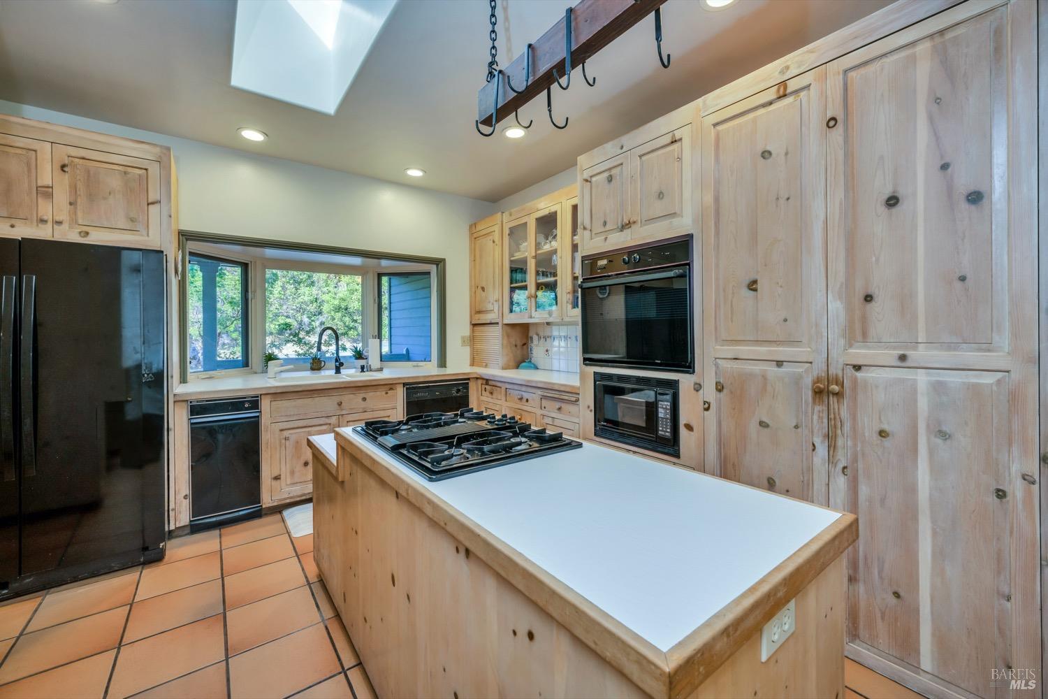 Detail Gallery Image 21 of 52 For 16932 Spruce Grove Rd, Hidden Valley Lake,  CA 95467 - 3 Beds | 2/1 Baths