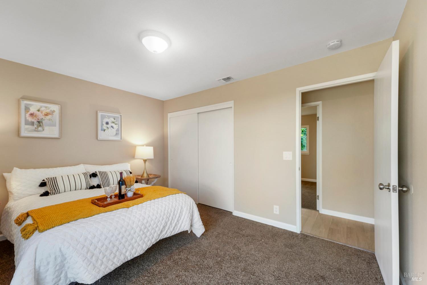 Detail Gallery Image 22 of 34 For 1084 Woodridge Dr, Vacaville,  CA 95687 - 3 Beds | 2 Baths