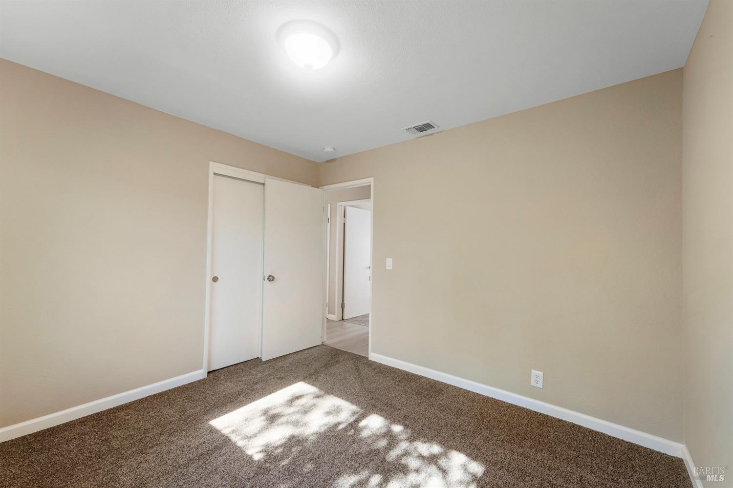 Detail Gallery Image 23 of 34 For 1084 Woodridge Dr, Vacaville,  CA 95687 - 3 Beds | 2 Baths