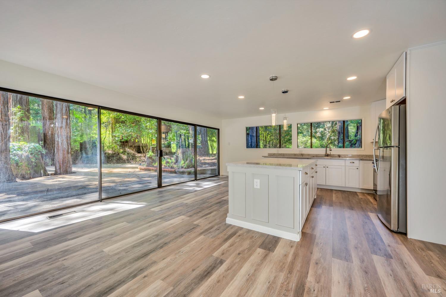 Detail Gallery Image 8 of 53 For 14600 Gabes Rock Rd, Guerneville,  CA 95446 - 3 Beds | 2 Baths