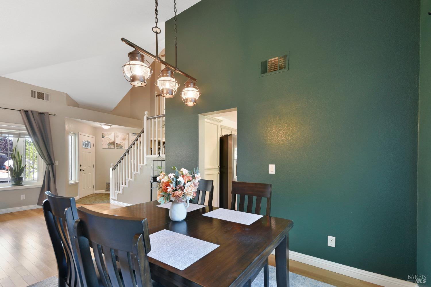 Detail Gallery Image 12 of 40 For 267 Sunridge Way, Vacaville,  CA 95688 - 4 Beds | 2/1 Baths