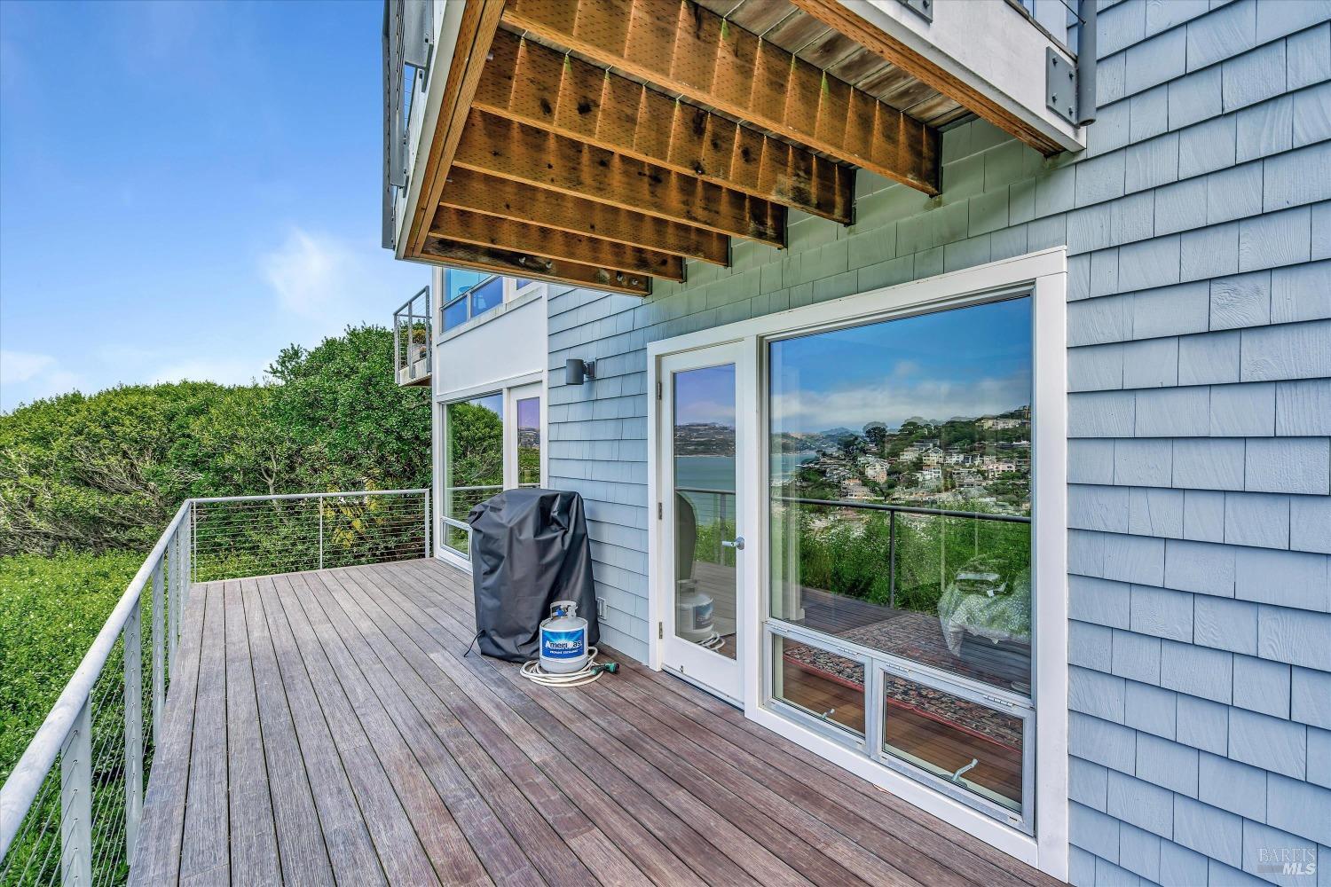 Detail Gallery Image 24 of 52 For 60 Edwards Ave, Sausalito,  CA 94965 - 3 Beds | 2 Baths