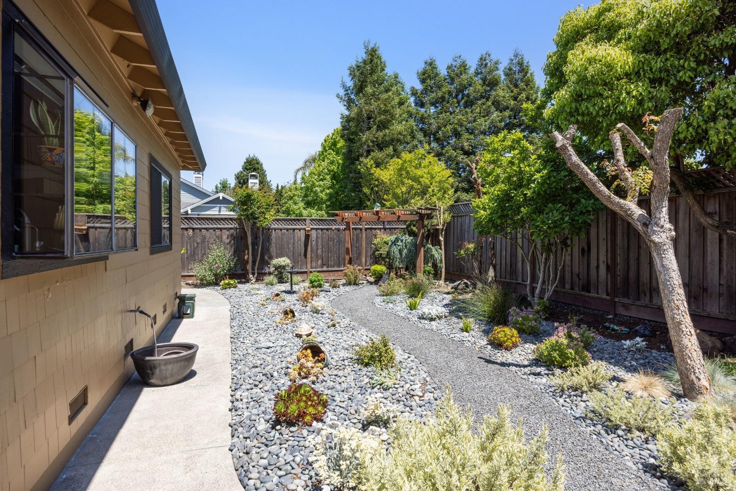 Detail Gallery Image 30 of 45 For 318 Jester Ct, Petaluma,  CA 94954 - 4 Beds | 2/1 Baths