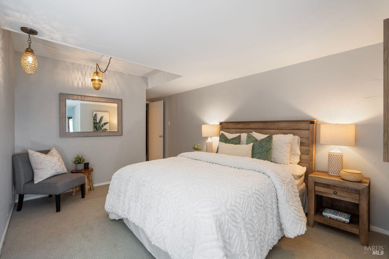 Detail Gallery Image 22 of 43 For 18 Girard Ave, Sausalito,  CA 94965 - 2 Beds | 2/1 Baths