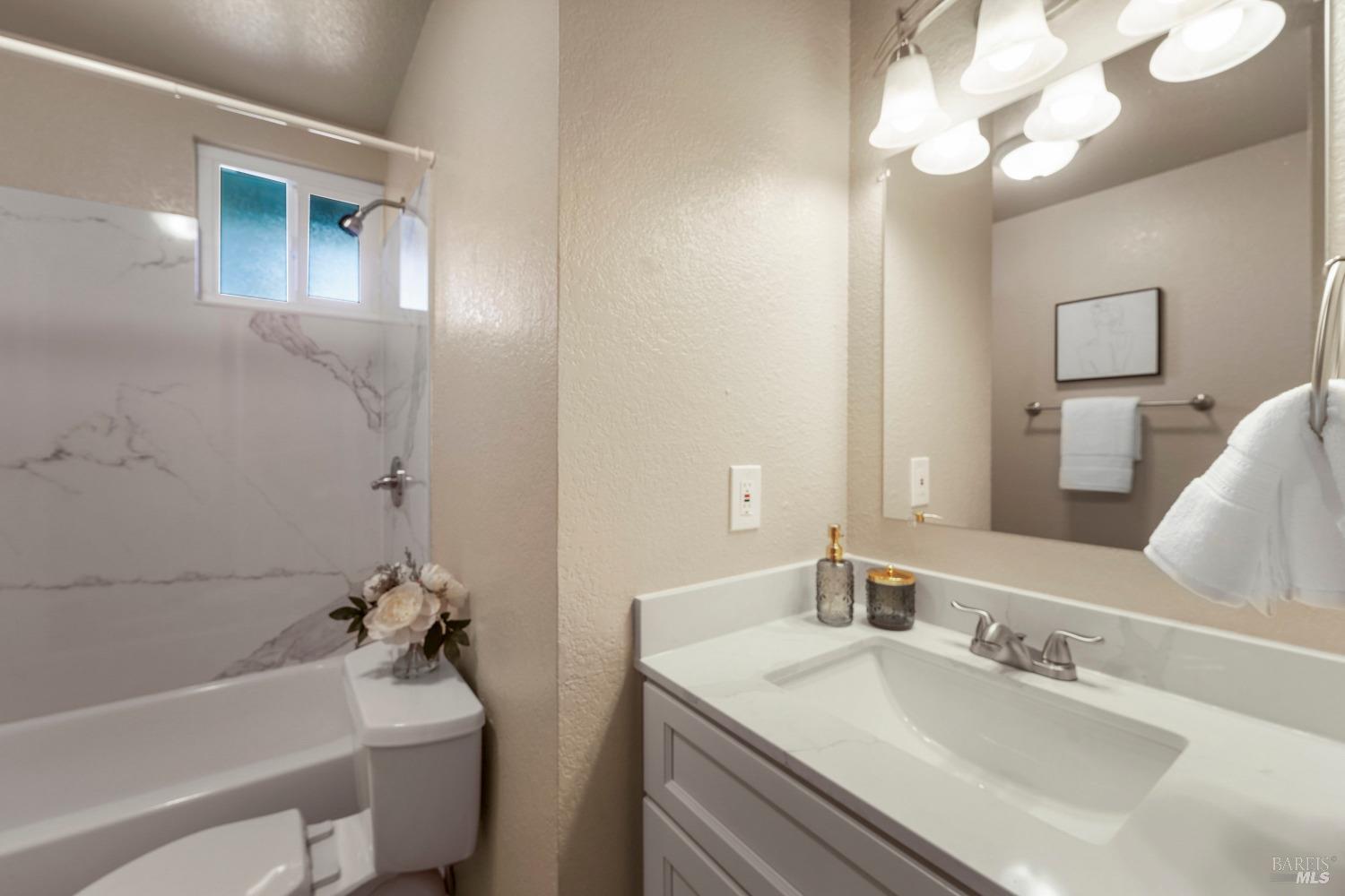 Detail Gallery Image 29 of 34 For 1084 Woodridge Dr, Vacaville,  CA 95687 - 3 Beds | 2 Baths