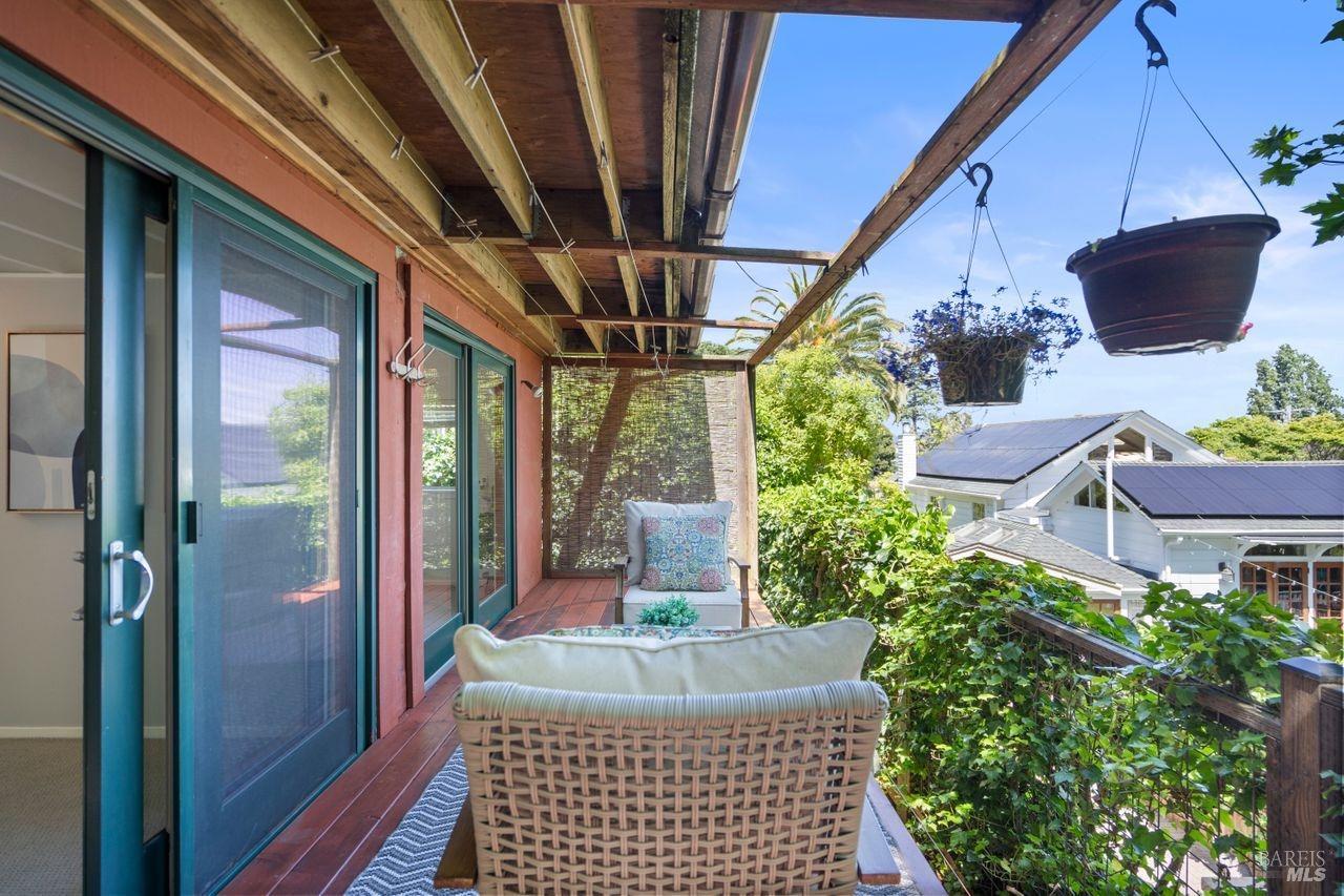 Detail Gallery Image 31 of 43 For 18 Girard Ave, Sausalito,  CA 94965 - 2 Beds | 2/1 Baths