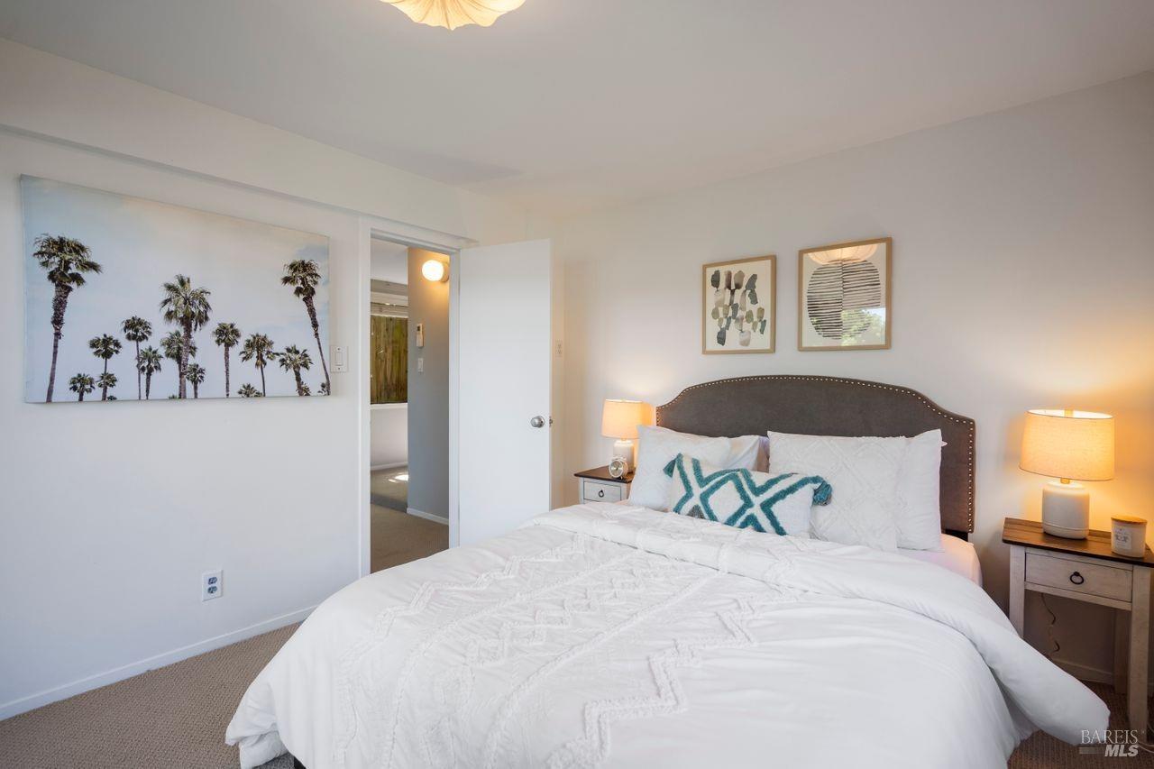 Detail Gallery Image 25 of 43 For 18 Girard Ave, Sausalito,  CA 94965 - 2 Beds | 2/1 Baths