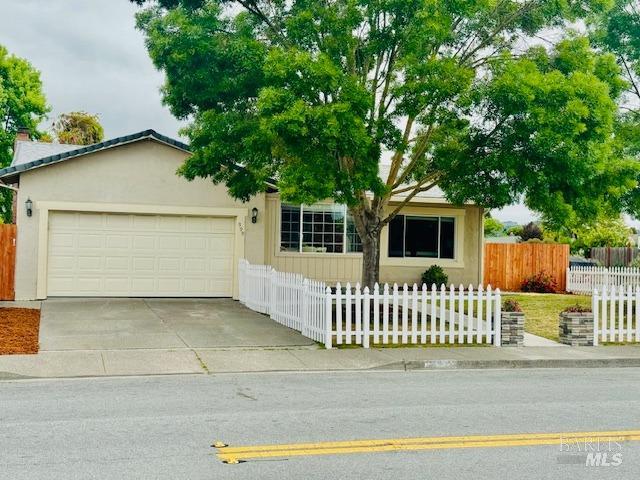 Detail Gallery Image 2 of 39 For 999 Crinella Dr, Petaluma,  CA 94954 - 3 Beds | 2 Baths