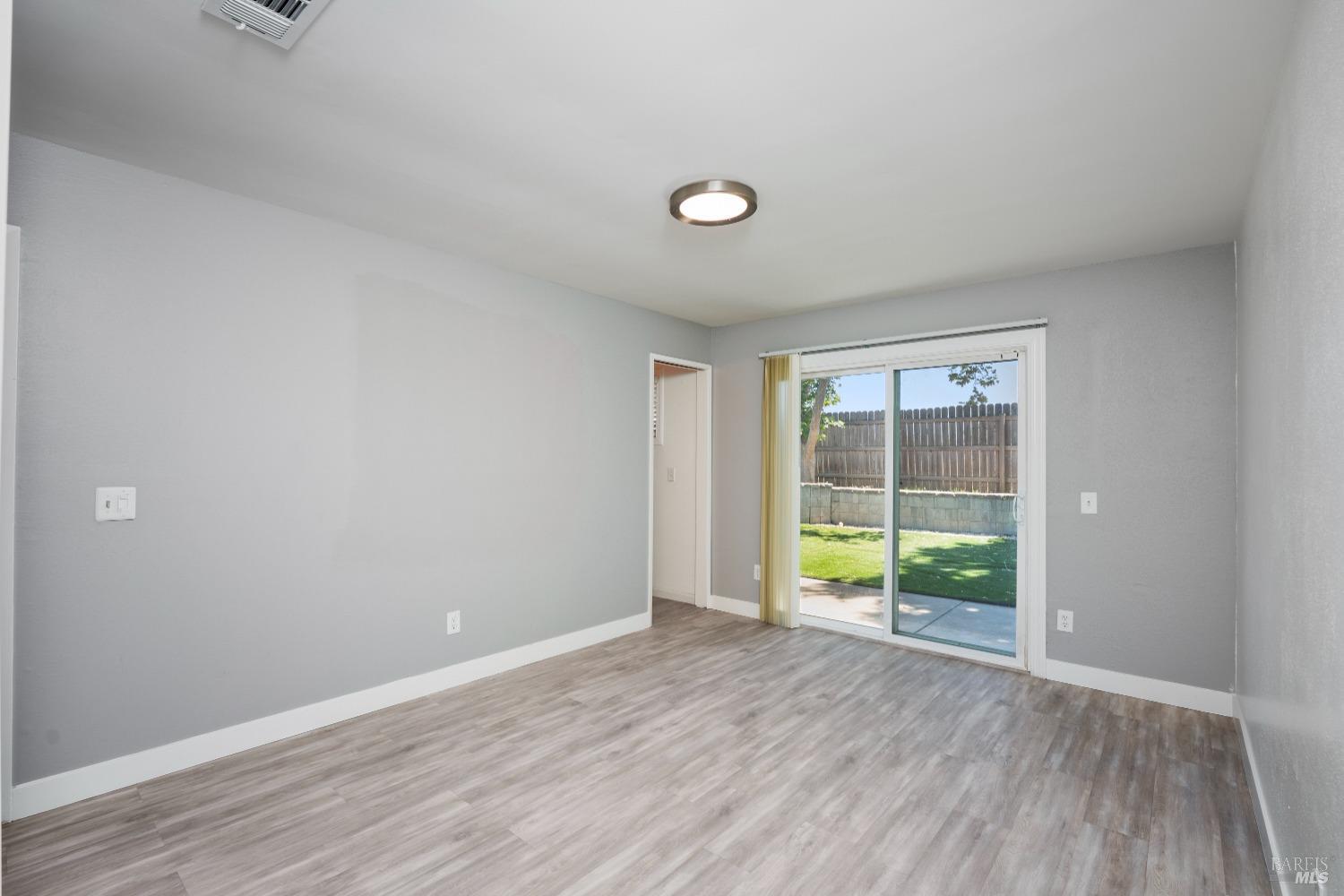 Detail Gallery Image 16 of 33 For 561 E Wigeon Way, Suisun City,  CA 94585 - 3 Beds | 2 Baths