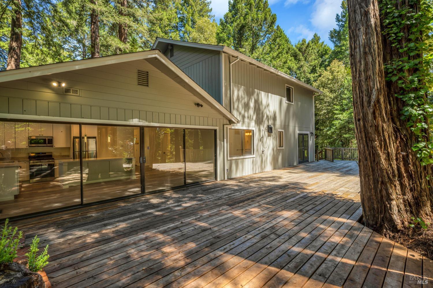 Detail Gallery Image 25 of 53 For 14600 Gabes Rock Rd, Guerneville,  CA 95446 - 3 Beds | 2 Baths