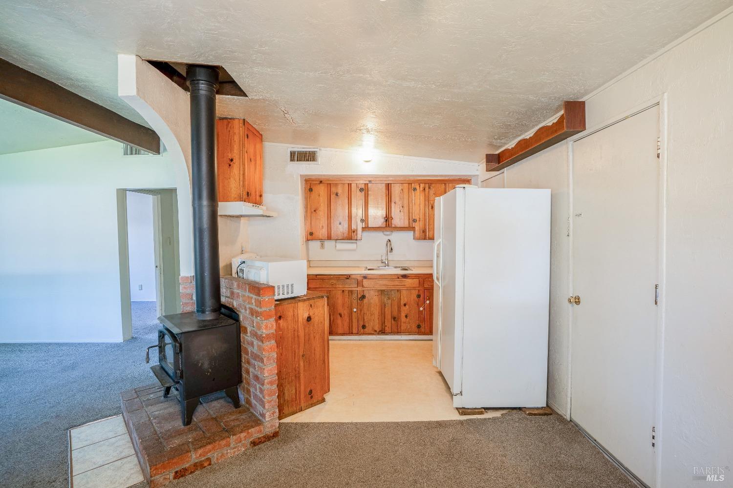Detail Gallery Image 9 of 29 For 1853 Elm St, Ukiah,  CA 95482 - 3 Beds | 1 Baths