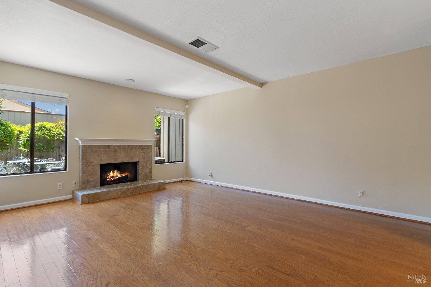 Detail Gallery Image 6 of 33 For 1136 Grove Cir, Benicia,  CA 94510 - 3 Beds | 2/1 Baths